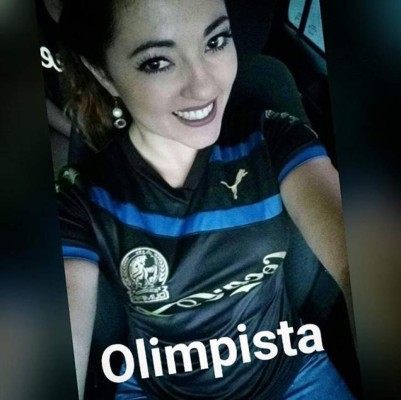 Bellas hondureñas que no esconden su amor por Olimpia