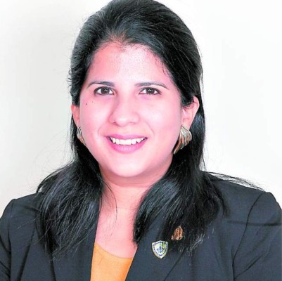 Viaje de Mena a EUA molestó a bancada de Pac