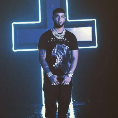 Anuel AA y Ozuna arrasan con el nuevo videoclip 'Brindemos'