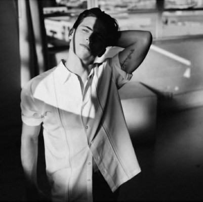 Tanner Buchanan, el actor estadounidense que está causando furor en Netflix (FOTOS)