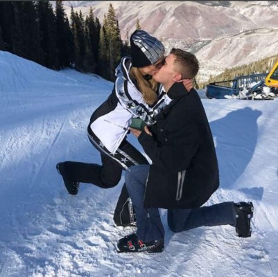 ¡Confirmado! Paris Hilton está comprometida con su novio Chris Zylka