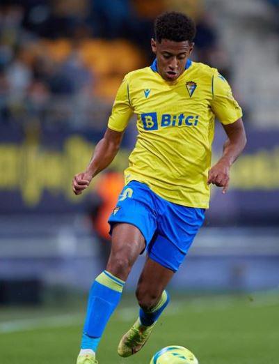 Jugó en el Barcelona, goleó al Real Madrid y ahora es héroe del Cádiz, las hazañas de “Choco” Lozano en España