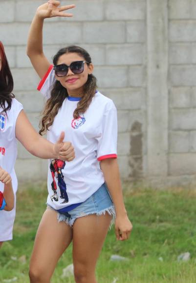 ¡Solo bellezas! Las lindas chicas que adornaron inicio del Clausura