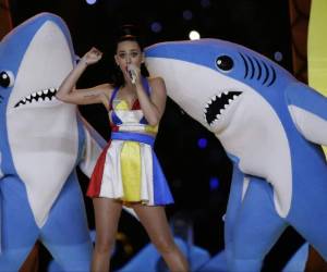 Katy Perry ofreció un espectáculo colorido que impactóo a sus seguidores.