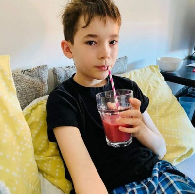 La dramática historia de Jacob, un niño de 10 años que dejó de caminar a causa del coronavirus (FOTOS)