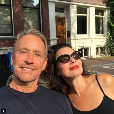 Así luce la protagonista de la serie 'The Nanny' a sus 60 años