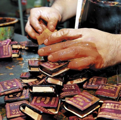 Arte hondureño sellado en cuero