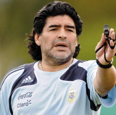 Maradona jugará 'partido por la paz' el 10 de abril en Bogotá