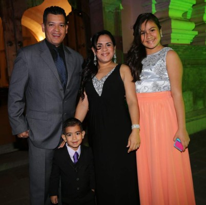 Una historia de amor quedó sellada con la bendición de Dios