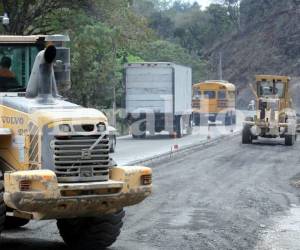 En la recta ubicada en la entrada a Ojojona ya se tiró la capa de concreto en ambas vías.