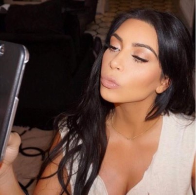 Kim Kardashian revela cuál es su truco para salir 'perfecta” en las selfies