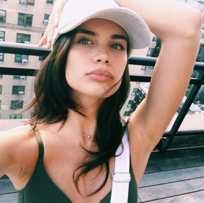Ella es la supermodelo portuguesa Sara Sampaio, ¿la nueva conquista de Neymar?