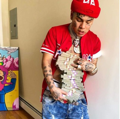 Armas, dinero y drogas, las fotos de 6ix9ine de sus redes sociales