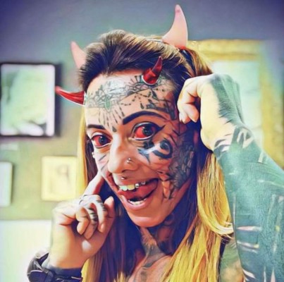 Las espeluznantes imágenes de Carol Praddo, 'la mujer diablo'&nbsp;&nbsp;