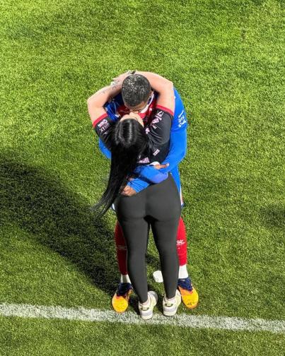 ¿Quién es la linda modelo que dejó plantado a futbolista tico tras haberse comprometido?