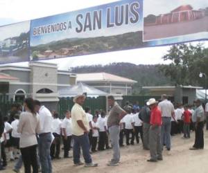 Valla de bienvenida en el municipio de San Luis.