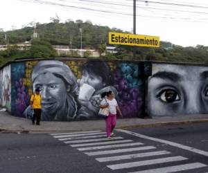 En el mural de la primera avenida participó Roberto Paz.