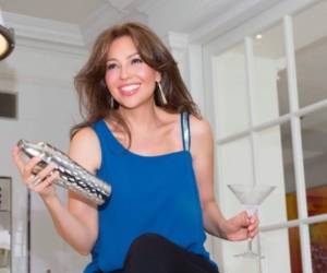 Thalía estuvo de cumpleaños el sábado, y fue ella quien hizo tremendo regalo a sus seguidores en redes sociales.