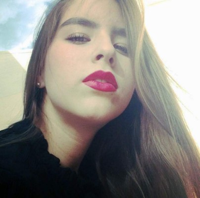 Burlas en la web por sensual joven que intentó sobornar a las autoridades&nbsp;&nbsp;