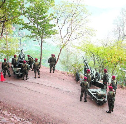 Amor patrio y cultura priman en los desfiles