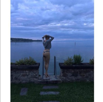 Famosas con más de 50 años que lucen muy sensuales en traje de baño