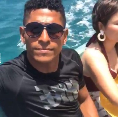 FOTOS: La lujosa luna de miel de Carlo Costly y su esposa Tita en Roatán