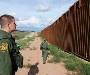 Otras de las muertes ocurrieron en el desierto fronterizo por donde los migrantes buscan llegar a Estados Unidos (Foto: AP/ El Heraldo Honduras/ Noticias de Honduras)