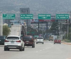 En el bulevar Suyapa a diario se desplazan unos 45,000 conductores, de acuerdo con las autoridades de la Alcaldía. Foto: Johny Magallanes/El Heraldo