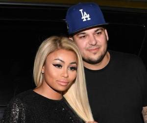 El famoso clan se opone a que la prometida de Rob Kardashian adopte el apellido familiar tras su boda para proteger su marca comercial. Consideran que es un intento deliberado de aprovecharse de su nombre. Fotos web.