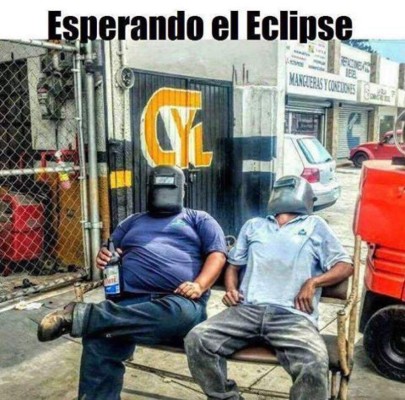 ¡A todo le hallan gracia! Se viralizan memes por el eclipse solar