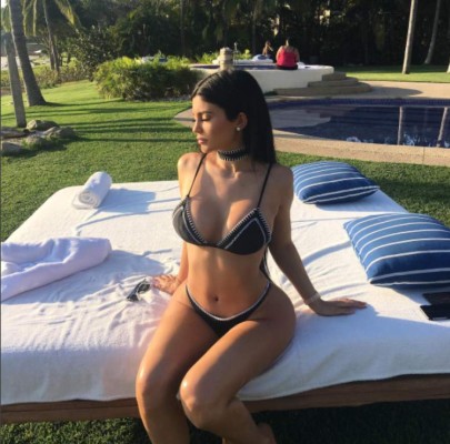 Fotos muestran que Kylie Jenner destronó a Kim Kardashian como la más sexi del clan