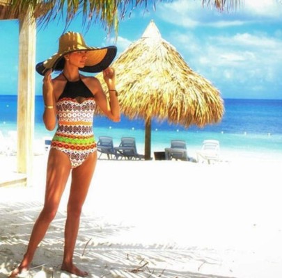 Las mejores fotos de la hondureña Atenas Hernández en traje de baño