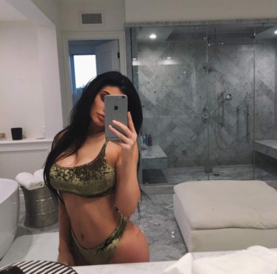 Fotos muestran que Kylie Jenner destronó a Kim Kardashian como la más sexi del clan