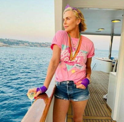 Su madre mató a su padre: la historia de Charlize Theron desde Sudáfrica