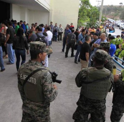 ENEE suspende 1,100 empleados para reducir pago de salarios