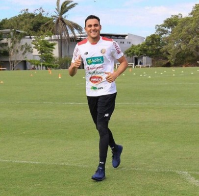 El lindo gesto del portero Keylor Navas con un niño mexicano en silla de ruedas