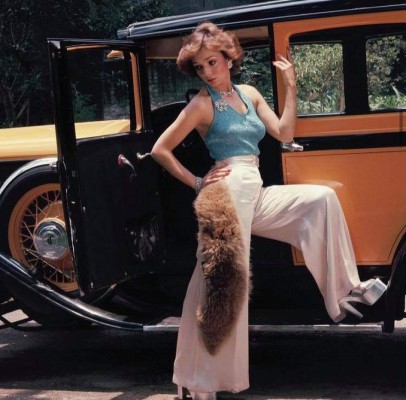 Ana Martín se convierte en 'reina de Twitter' tras publicaciones icónicas de su juventud