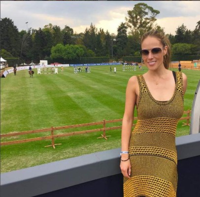 Presentadora deportiva Vanessa Huppenkothen asombra con extrema delgadez