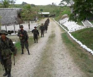 Tras el incidente en la denominada zona de adyacencia, -la frontera no delimitada oficialmente y motivo de un añejo conflicto territorial-, el presidente de Guatemala, Jimmy Morales, ordenó el incremento de la seguridad militar en el área y llamó a consultas al embajador en Belmopán. (foto El Universal)