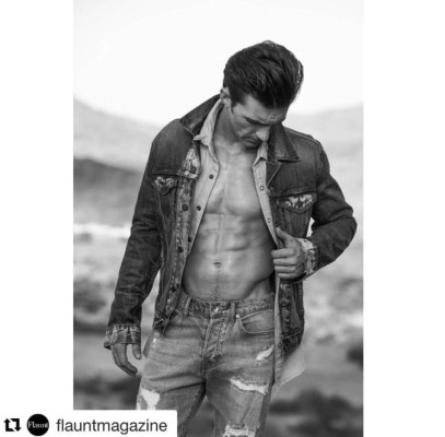 Drake Bell posa sin camisa y su abdomen se roba los suspiros en Instagram