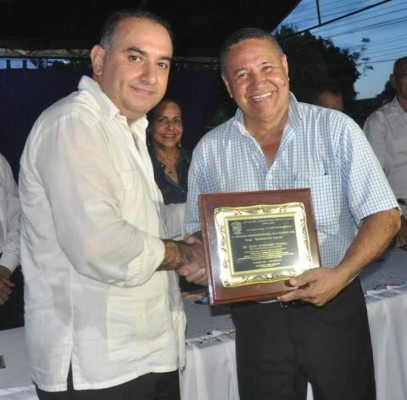Condecoran a 'Pilo” Tejeda en El Progreso