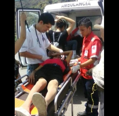 Accidente de bus y rastra en norte de Honduras