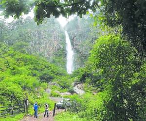 A esta cascada le llaman El Chorro de la Mina por estar cerca de una mina abandonada. Fotos: Alex Pérez / EL HERALDO.