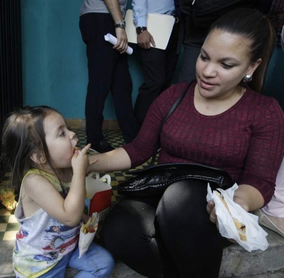 Unos 200 empleados atienden centros de atención de la DEI