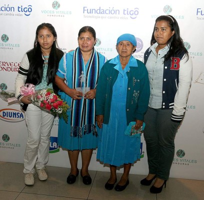 Galardonan a mujeres que enaltecen a Honduras