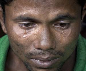 “¿Por qué traje a mis hijos y los dejé morir en el agua?”, se pregunta. “Hubiera sido mejor si yo también me moría”.(Foto: AP/ El Heraldo Honduras/ Noticias Honduras hoy)