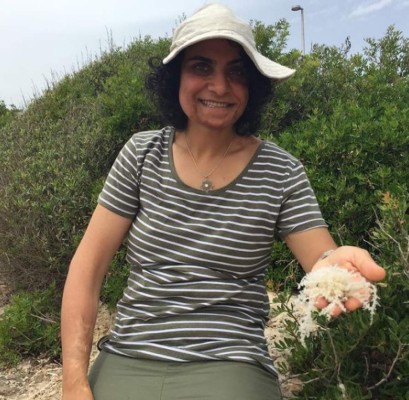 Afgana fingió ser un hombre durante 10 años para huir de los talibanes