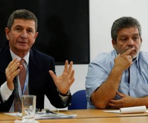 Desde que el acuerdo original fracasó en las encuestas, las FARC y los negociadores del gobierno han trabajado sin parar.