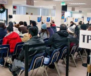 Las personas que no se inscriban perderán los beneficios que tienen actualmente, como permiso de estadía y autorización de empleo.