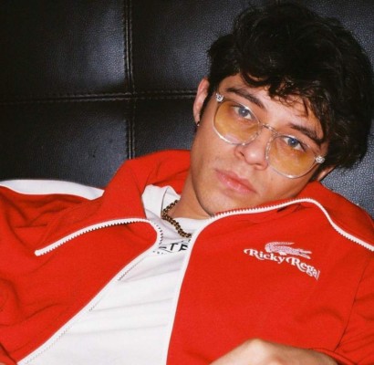 ¿Quién es Álex Hoyer, el cantante con el que cacharon a Danna Paola?